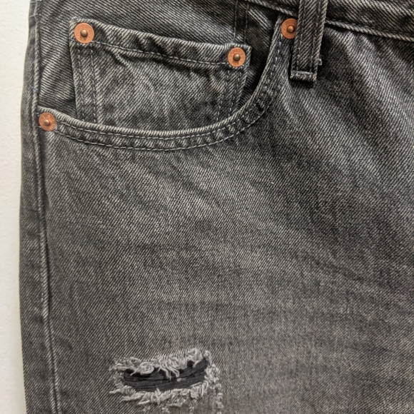 Distressed Jean - Picture 5 of 6